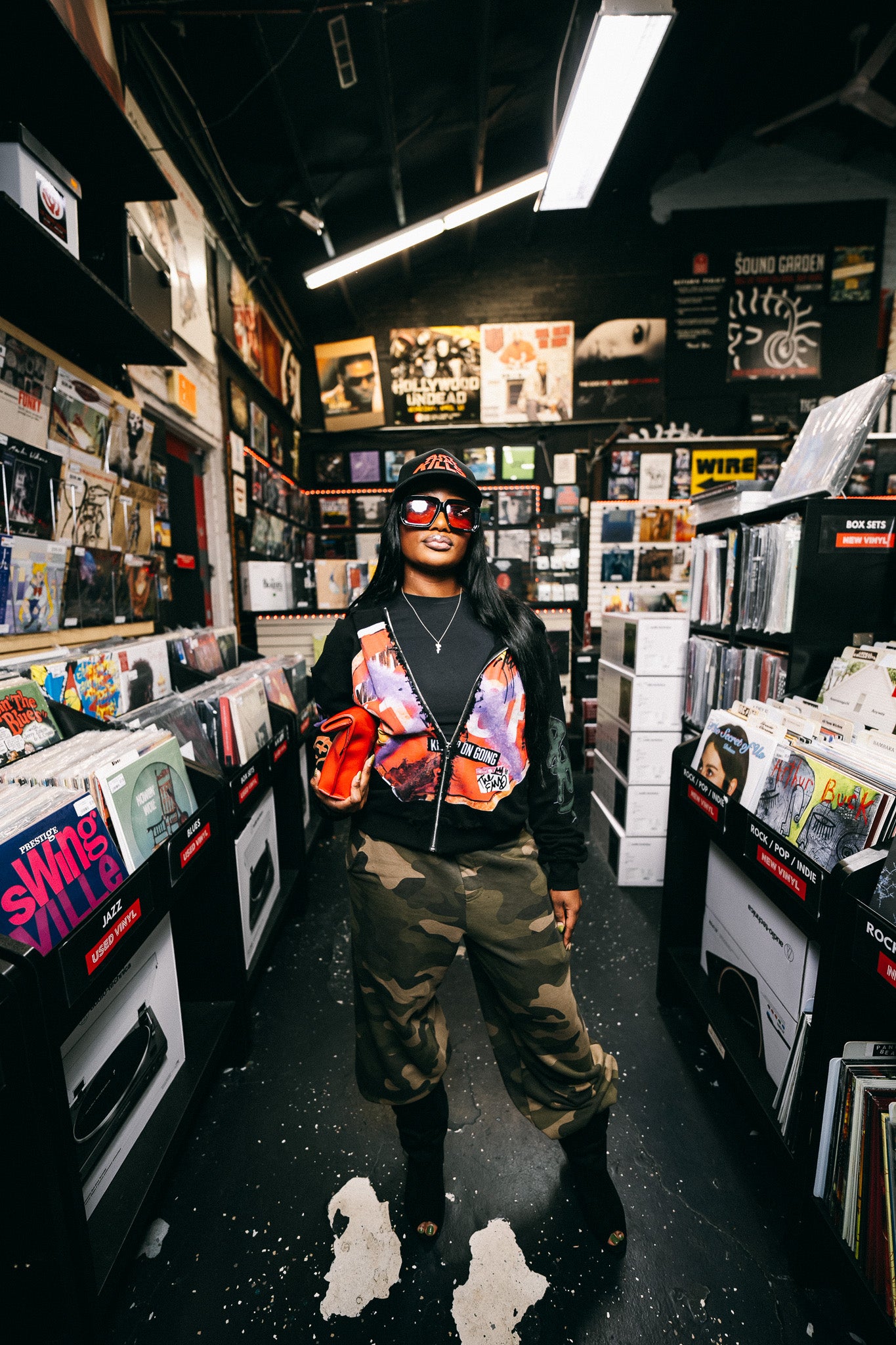 BLACK DISTRESS HOODIE